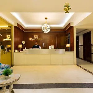 4* Hotel The Vegas By De Pavilion, Delhi Airport